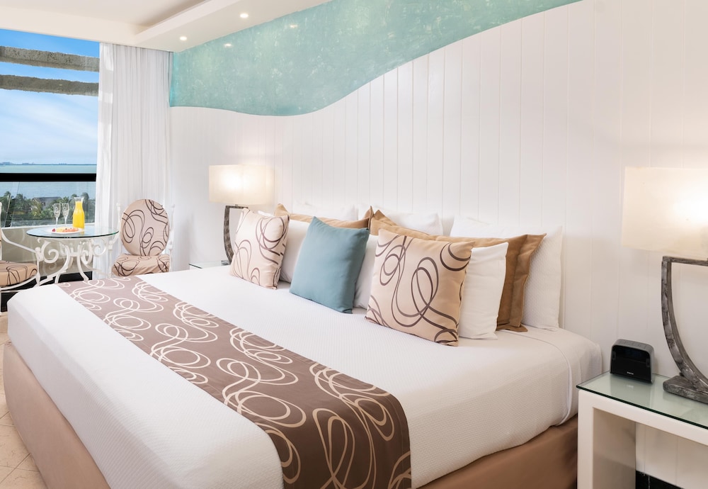 The Grand Oasis Cancun - All Inclusive — Hotel rooms in Cancun, Quintana Roo