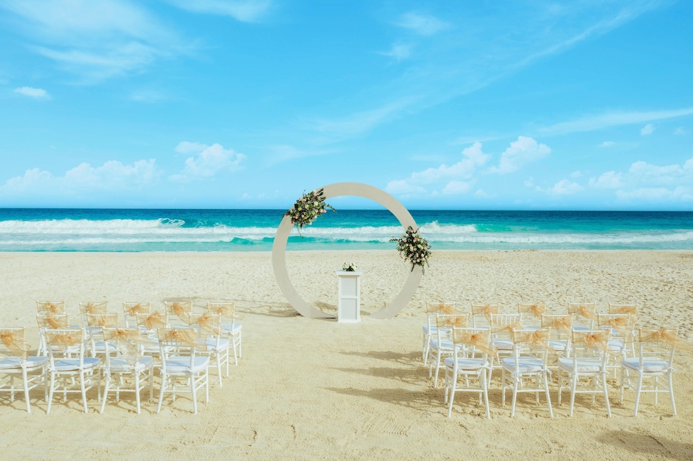 The Grand Oasis Cancun - All Inclusive — Beach in Cancun, Quintana Roo