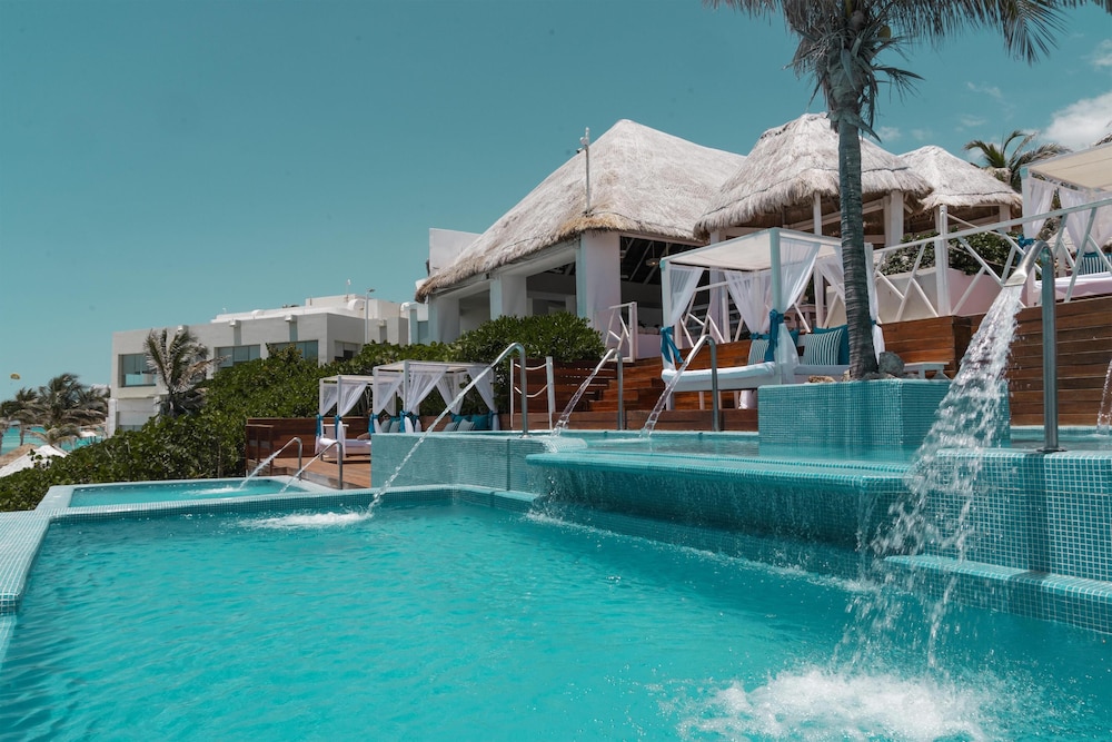 The Grand Oasis Cancun - All Inclusive — Swimming pool in Cancun, Quintana Roo
