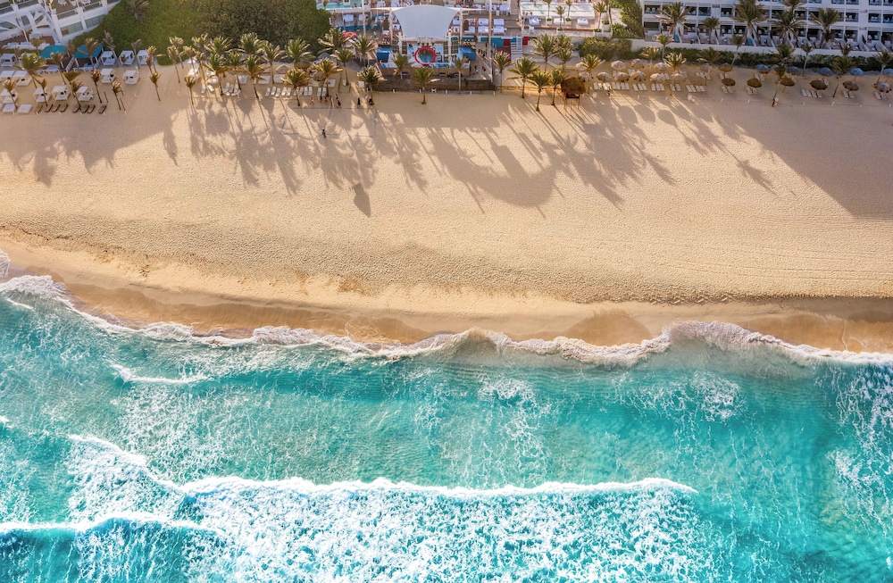 The Grand Oasis Cancun - All Inclusive — Beach in Cancun, Quintana Roo