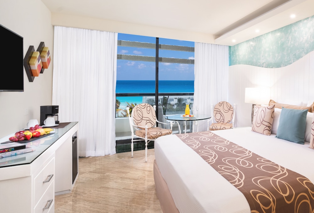 The Grand Oasis Cancun - All Inclusive — Hotel rooms in Cancun, Quintana Roo