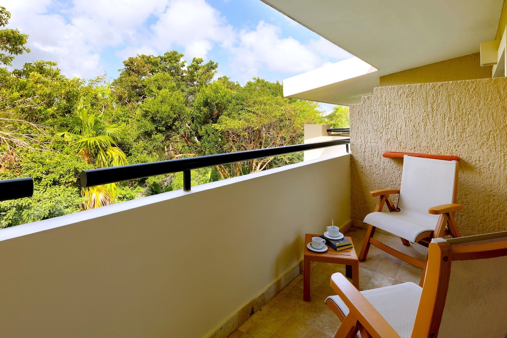 Grand Palladium Colonial Resort & Spa All Inclusive — Xetna, Quintana Roo