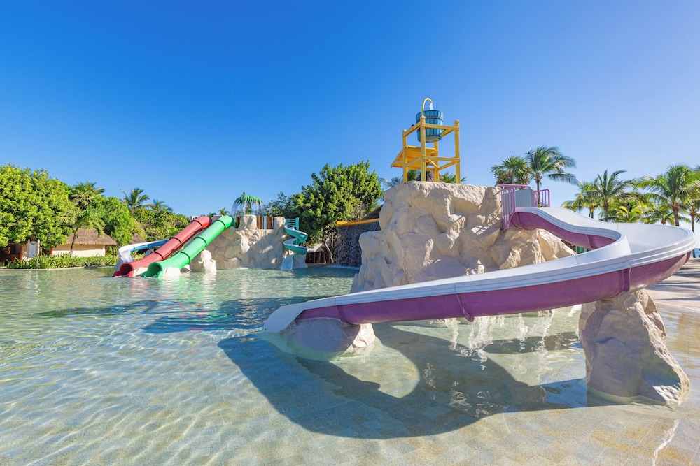 Grand Palladium Colonial Resort & Spa All Inclusive — Xetna, Quintana Roo