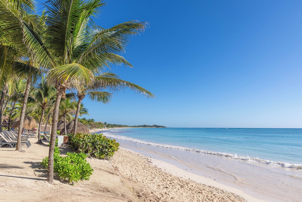Grand Palladium Colonial Resort & Spa All Inclusive — Xetna, Quintana Roo