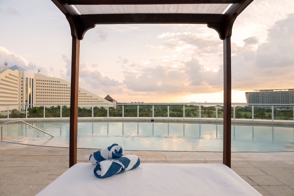 Seadust Cancún Beach Resort  All Inclusive — Hotel rooms in Cancun, Quintana Roo