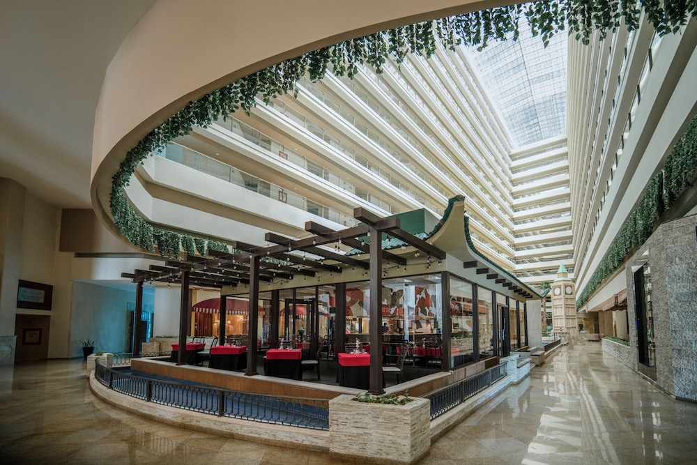 Seadust Cancún Beach Resort  All Inclusive — Restaurant & bars in Cancun, Quintana Roo