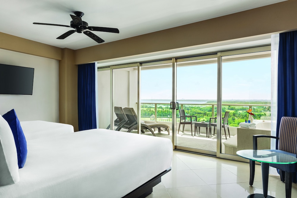 Seadust Cancún Beach Resort  All Inclusive — Hotel rooms in Cancun, Quintana Roo