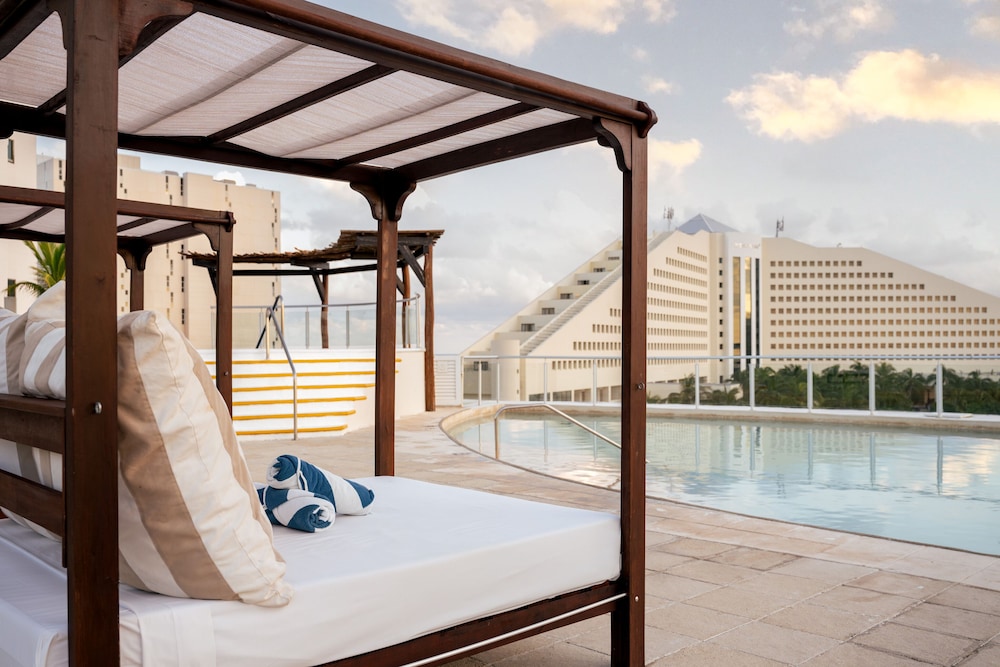 Seadust Cancún Beach Resort  All Inclusive — Hotel rooms in Cancun, Quintana Roo