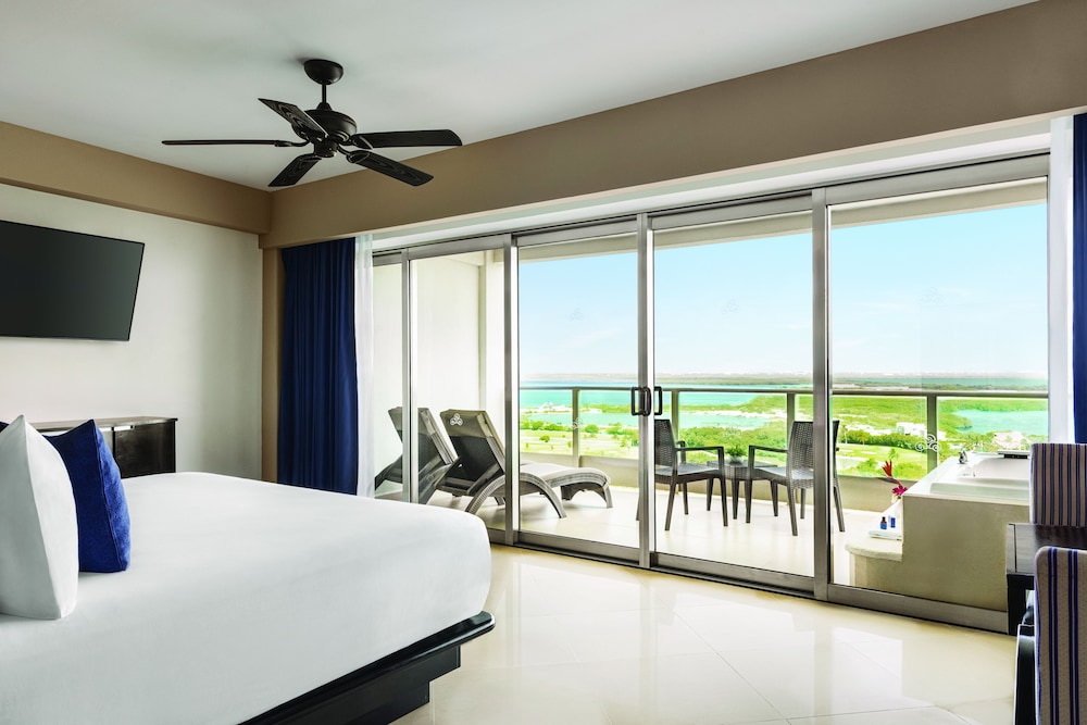 Seadust Cancún Beach Resort  All Inclusive — Hotel rooms in Cancun, Quintana Roo
