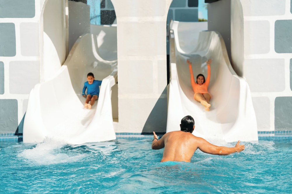Seadust Cancún Beach Resort  All Inclusive — Swimming pool in Cancun, Quintana Roo