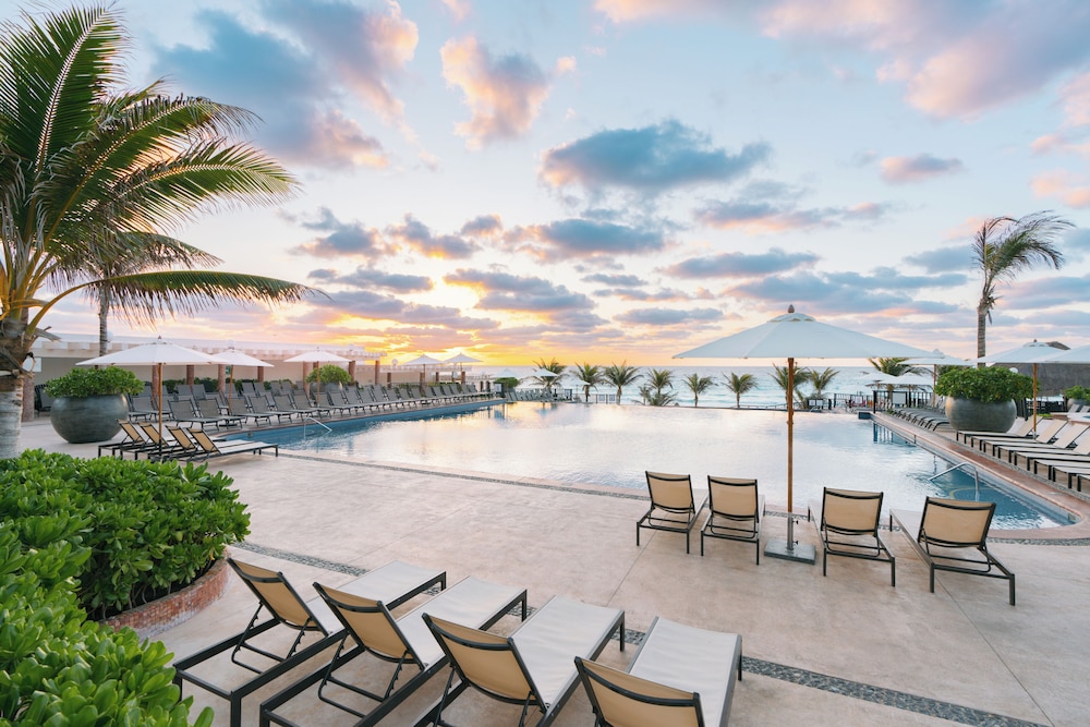 Seadust Cancún Beach Resort  All Inclusive — Swimming pool in Cancun, Quintana Roo