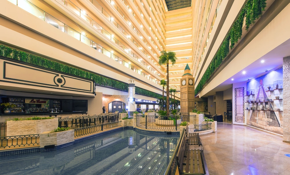 Seadust Cancún Beach Resort  All Inclusive — Hotel building in Cancun, Quintana Roo