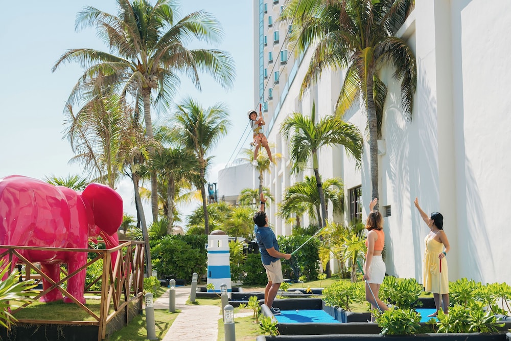 Seadust Cancún Beach Resort  All Inclusive — Sports & recreation in Cancun, Quintana Roo