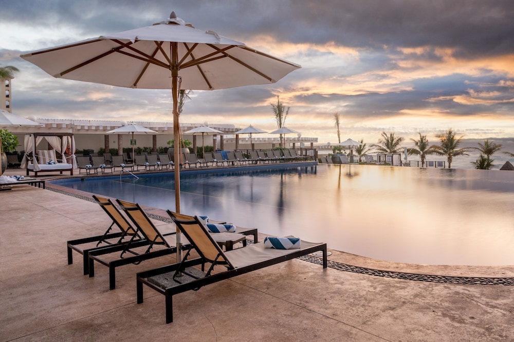 Seadust Cancún Beach Resort  All Inclusive — Swimming pool in Cancun, Quintana Roo
