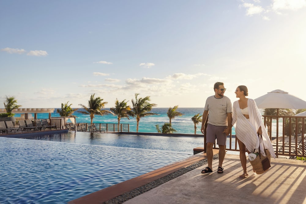 Seadust Cancún Beach Resort  All Inclusive — Swimming pool in Cancun, Quintana Roo