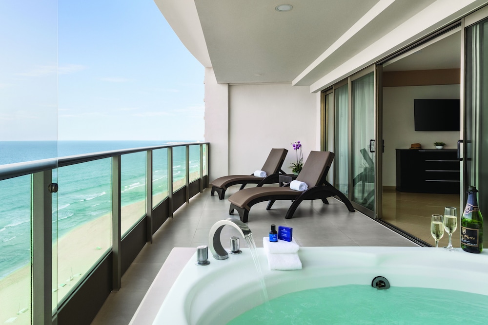 Seadust Cancún Beach Resort  All Inclusive — Hotel rooms in Cancun, Quintana Roo