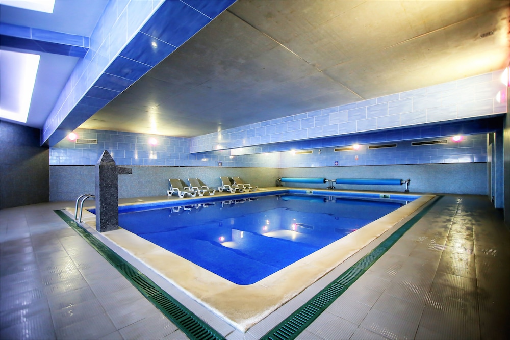 Hotel Maritur - Adults Only by Pierre & Vacances — Swimming pool in Albufeira, Faro