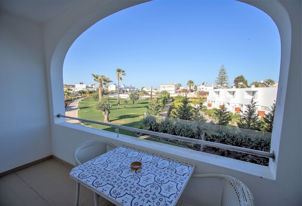 Hotel Maritur - Adults Only by Pierre & Vacances — Hotel rooms in Albufeira, Faro