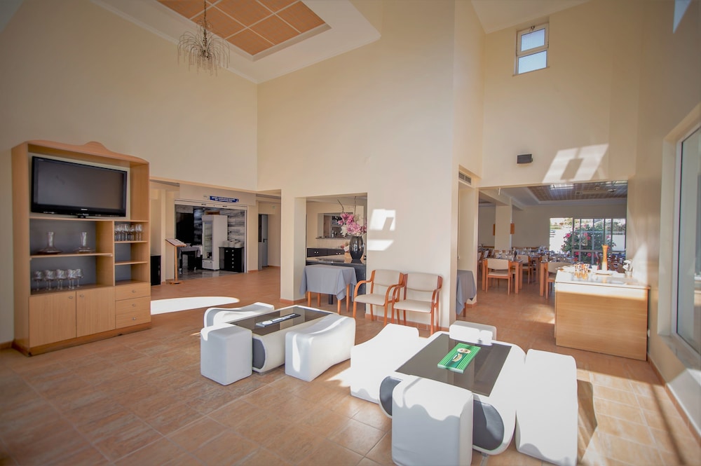 Hotel Maritur - Adults Only by Pierre & Vacances — Restaurant & bars in Albufeira, Faro