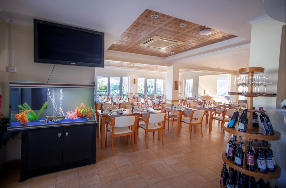 Hotel Maritur - Adults Only by Pierre & Vacances — Restaurant & bars in Albufeira, Faro