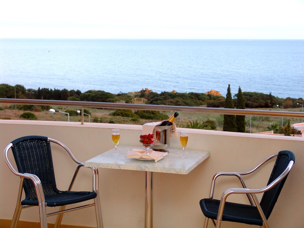 Hotel Maritur - Adults Only by Pierre & Vacances — Hotel rooms in Albufeira, Faro