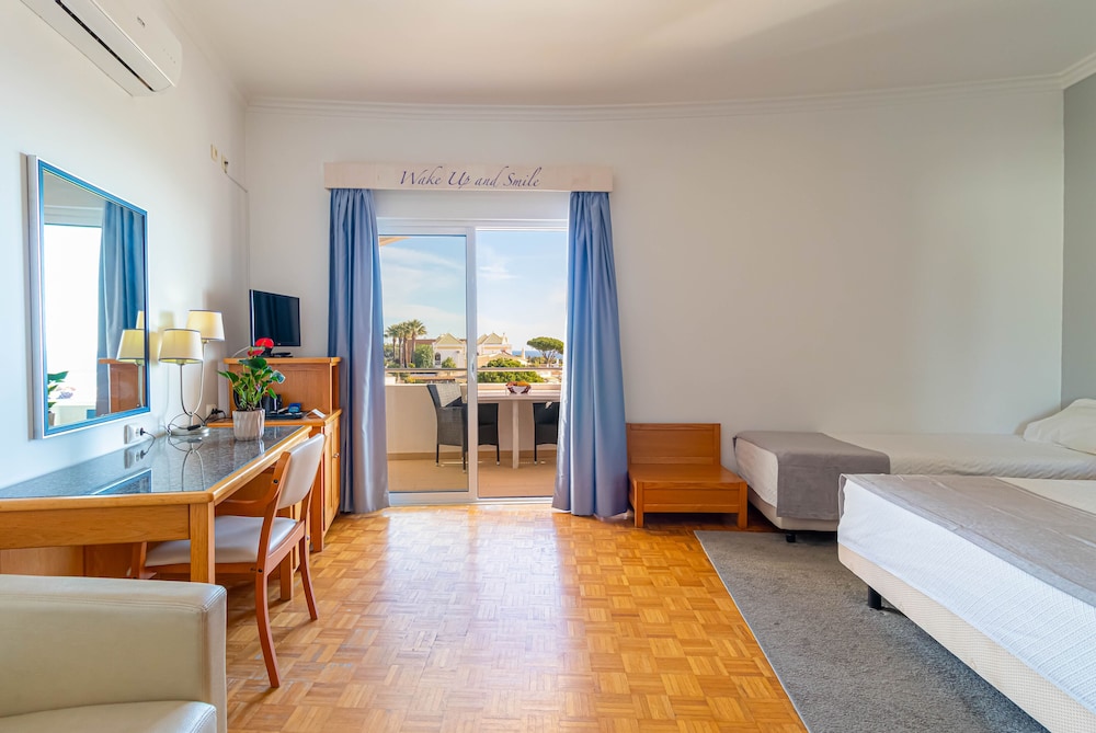 Hotel Maritur - Adults Only by Pierre & Vacances — Hotel rooms in Albufeira, Faro