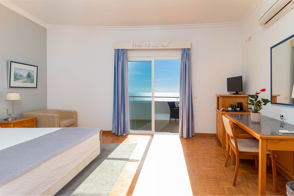 Hotel Maritur - Adults Only by Pierre & Vacances — Hotel rooms in Albufeira, Faro