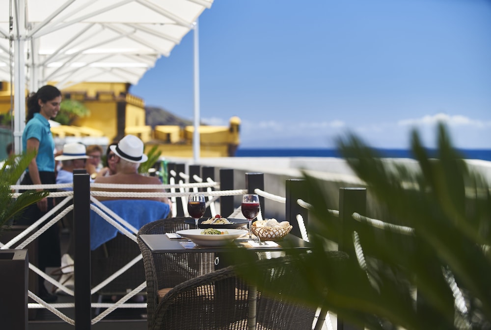 PortoBay Santa Maria, Adults Only — Restaurant & bars in Funchal, Madeira