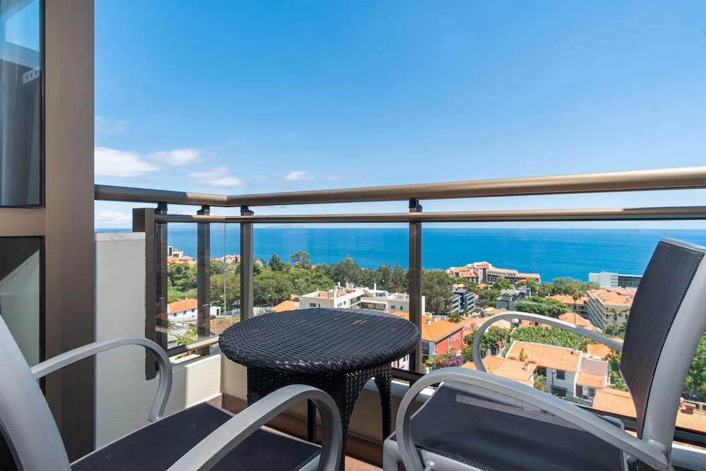 Tui Blue Gardens - Adults Only - Savoy Signature — Hotel rooms in Funchal, Madeira