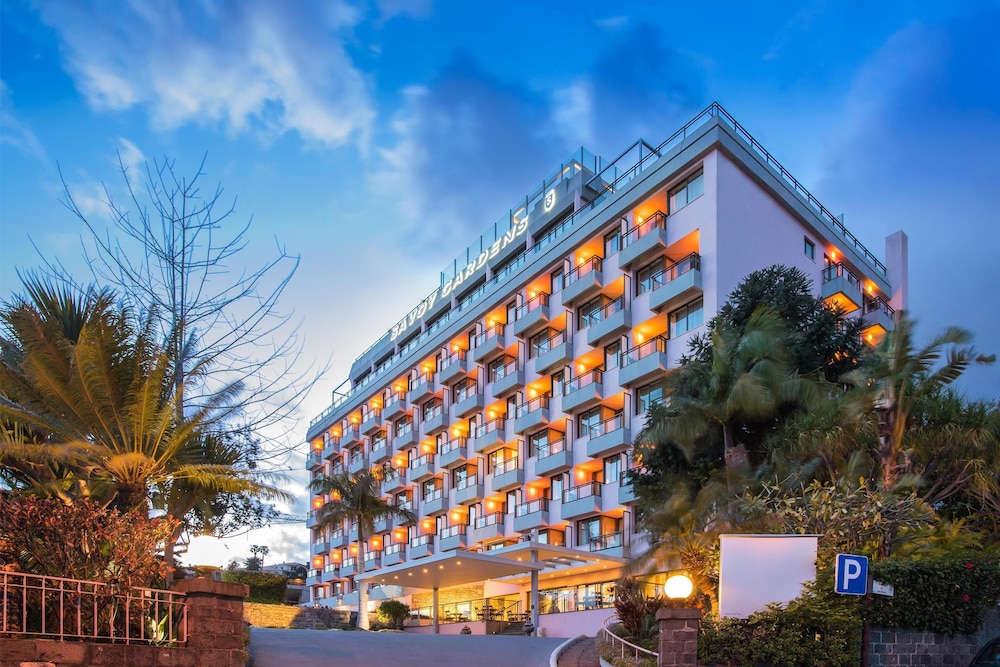 Tui Blue Gardens - Adults Only - Savoy Signature — Hotel building in Funchal, Madeira