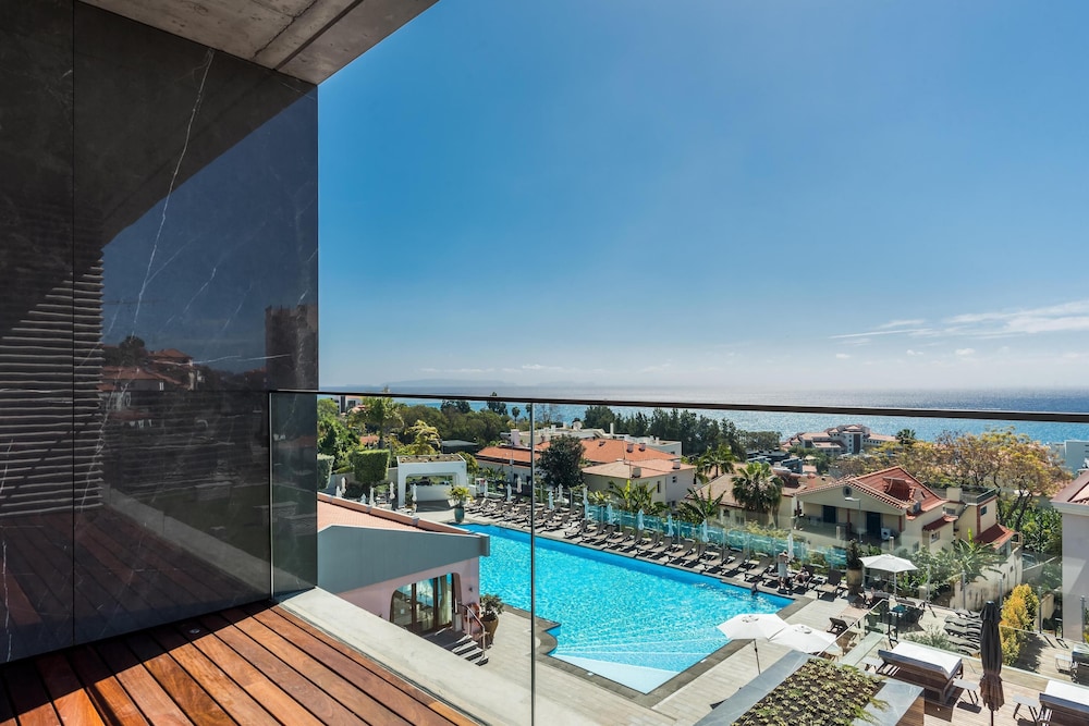 Tui Blue Gardens - Adults Only - Savoy Signature — Swimming pool in Funchal, Madeira
