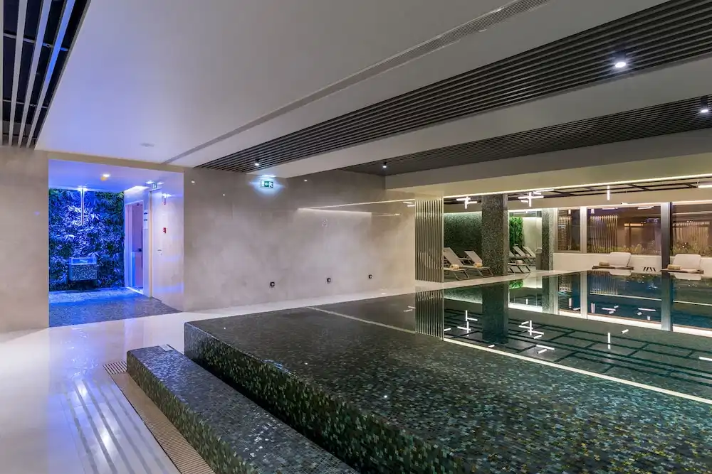 Tui Blue Gardens - Adults Only - Savoy Signature — Swimming pool in Funchal, Madeira