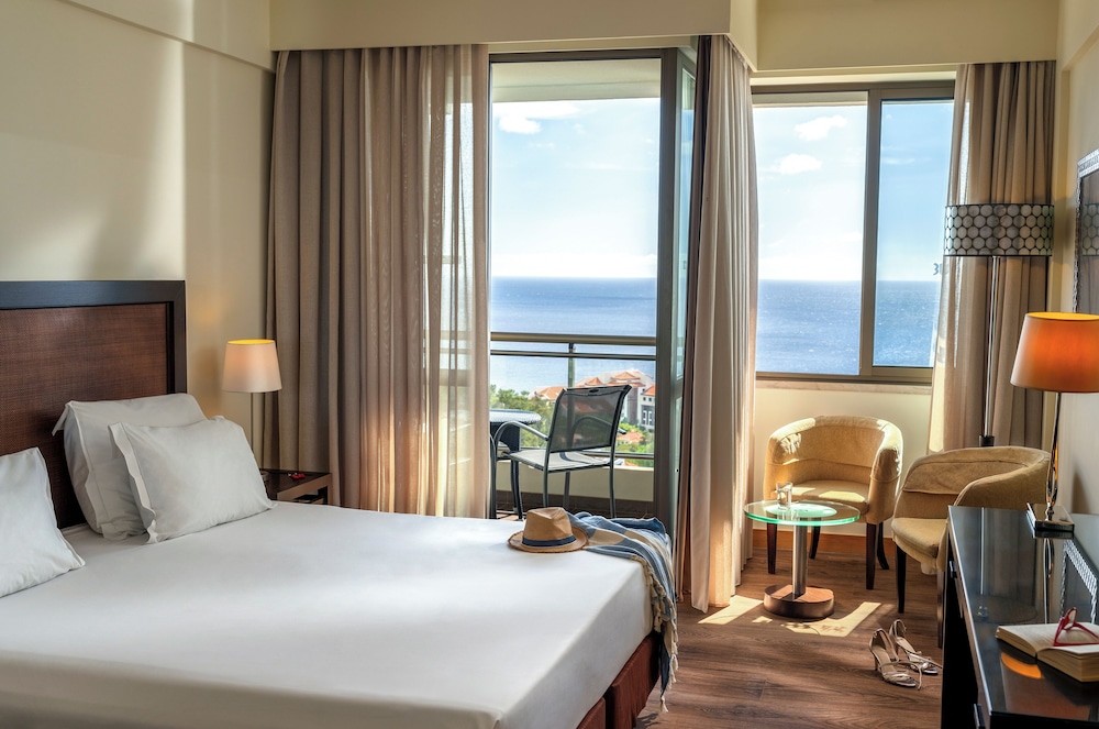 Tui Blue Gardens - Adults Only - Savoy Signature — Hotel rooms in Funchal, Madeira