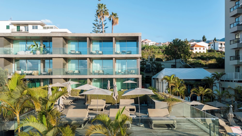 Tui Blue Gardens - Adults Only - Savoy Signature — Hotel building in Funchal, Madeira