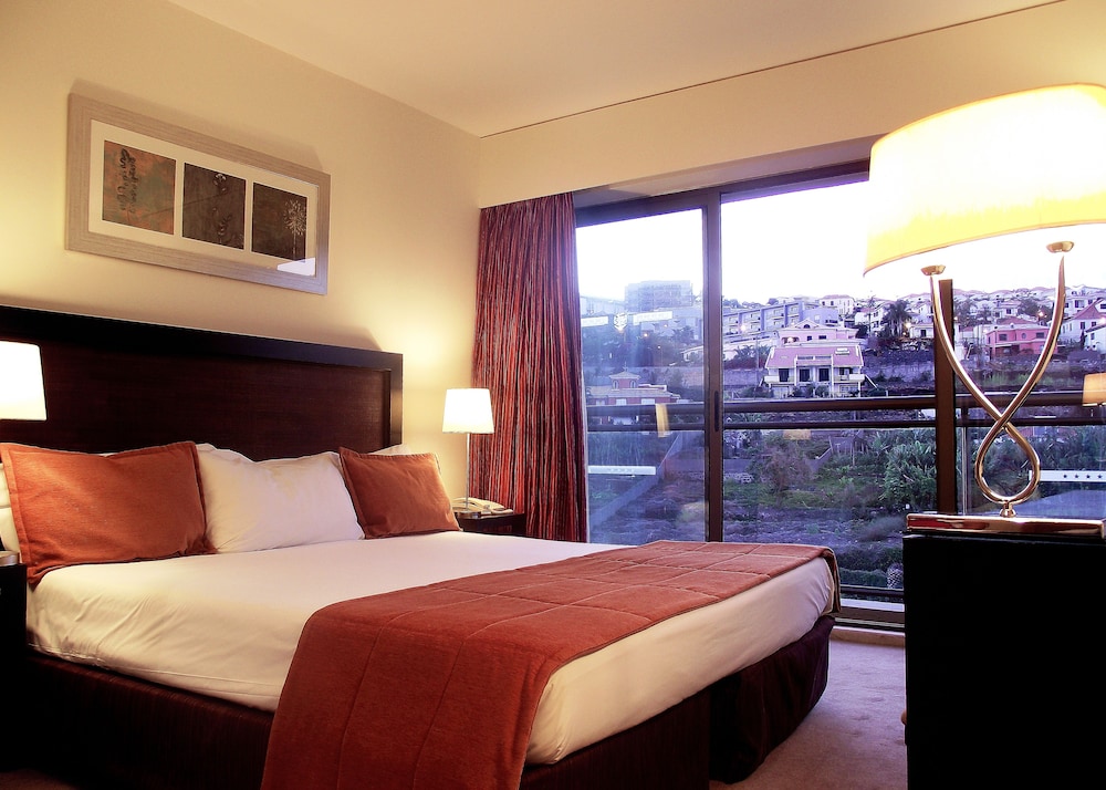 Tui Blue Gardens - Adults Only - Savoy Signature — Hotel rooms in Funchal, Madeira