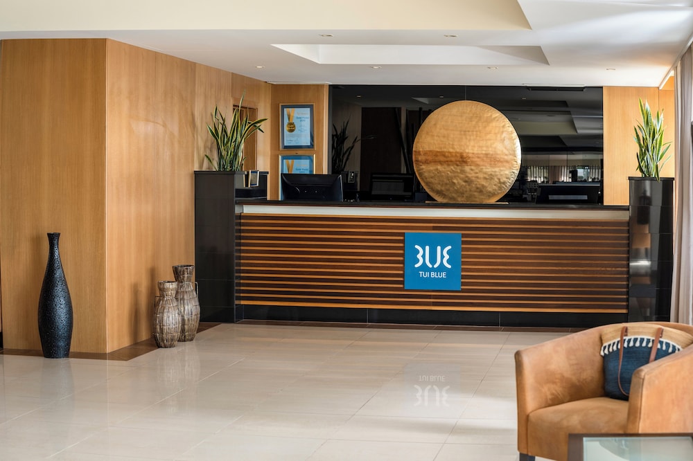 Tui Blue Gardens - Adults Only - Savoy Signature — Hotel building in Funchal, Madeira