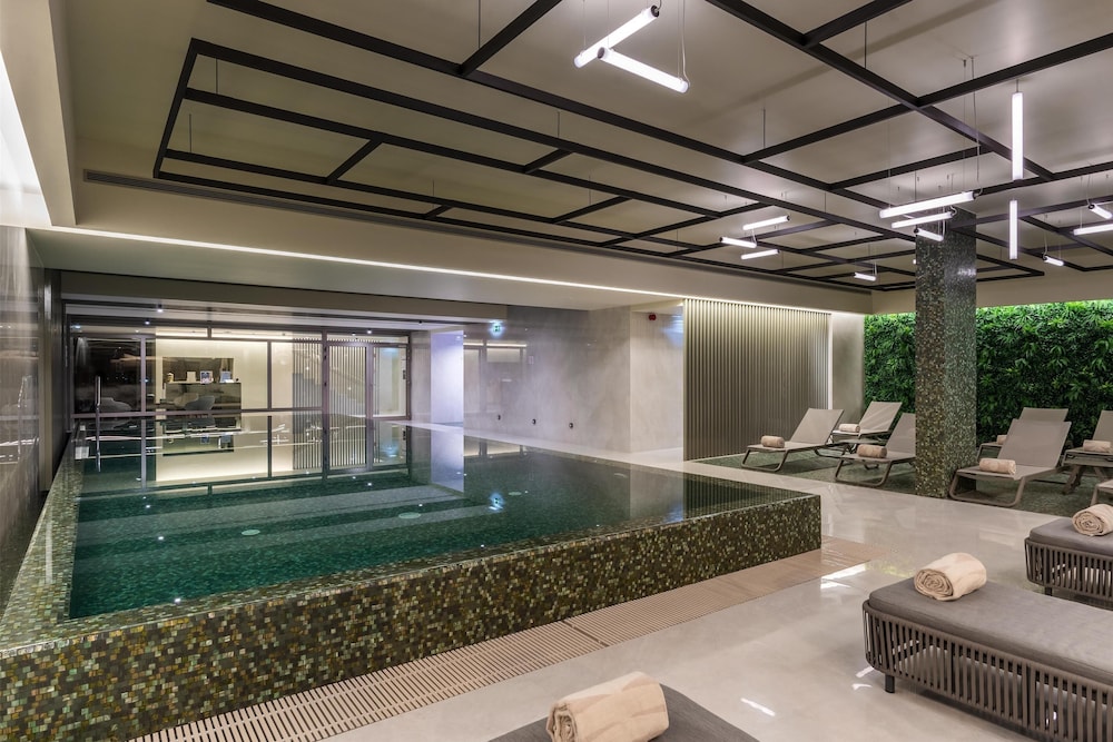 Tui Blue Gardens - Adults Only - Savoy Signature — Swimming pool in Funchal, Madeira