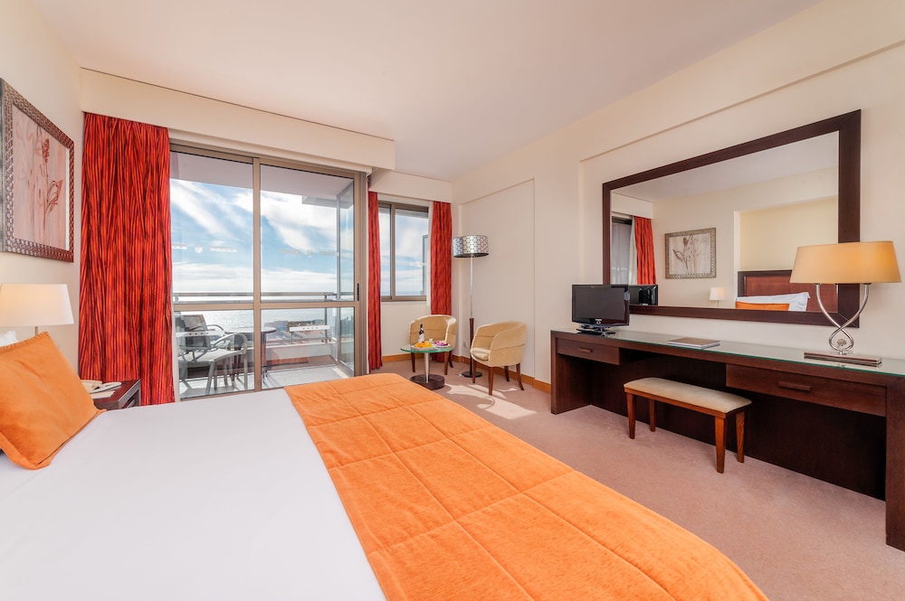 Tui Blue Gardens - Adults Only - Savoy Signature — Hotel rooms in Funchal, Madeira