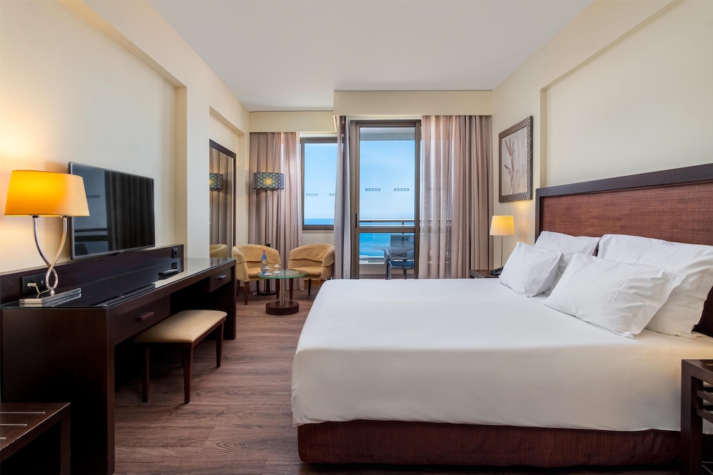 Tui Blue Gardens - Adults Only - Savoy Signature — Hotel rooms in Funchal, Madeira