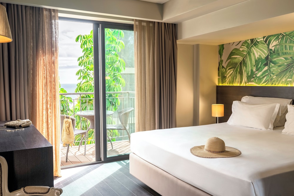 Tui Blue Gardens - Adults Only - Savoy Signature — Hotel rooms in Funchal, Madeira