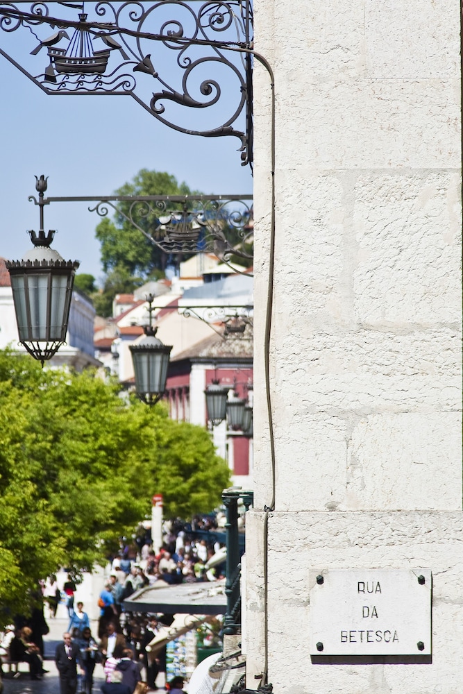 Internacional Design Hotel — Attractions in the area in Lisbon, Lisboa
