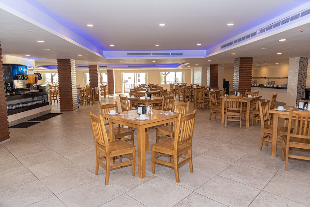 Ocean View Cancun Arenas — Restaurant & bars in Cancun, Quintana Roo