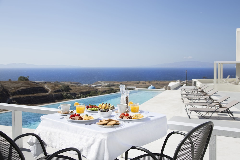 Aplai Dome — Restaurant & bars in Oia, South Aegean