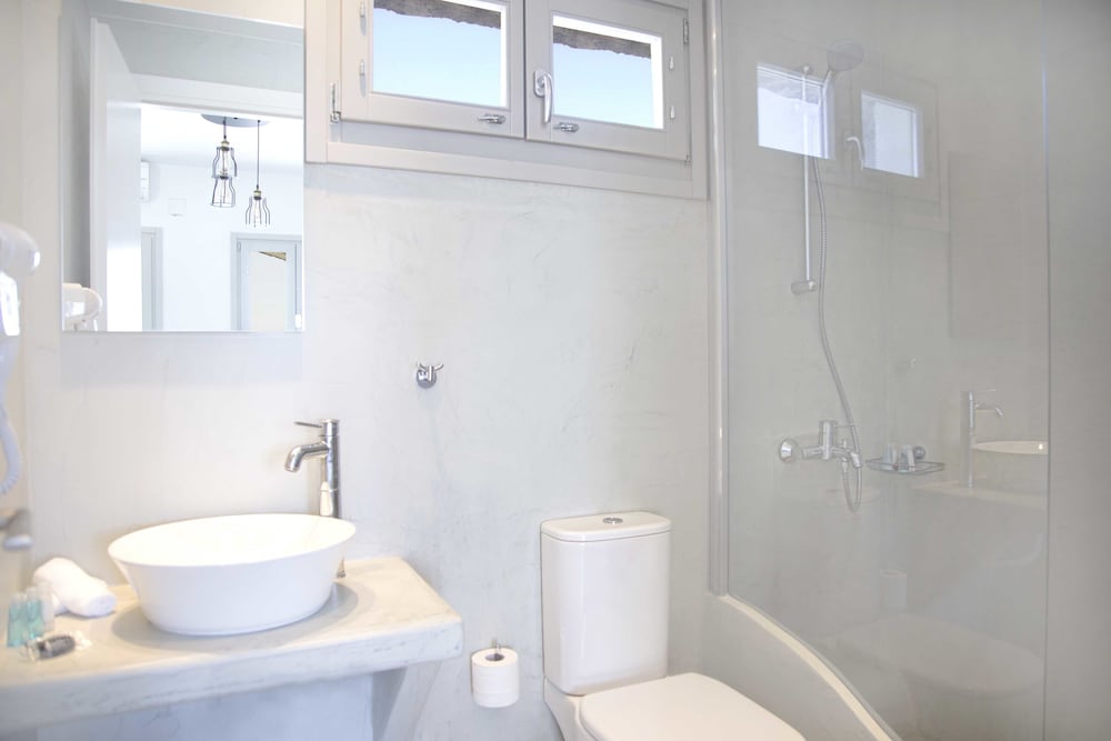 Aplai Dome — Hotel rooms in Oia, South Aegean