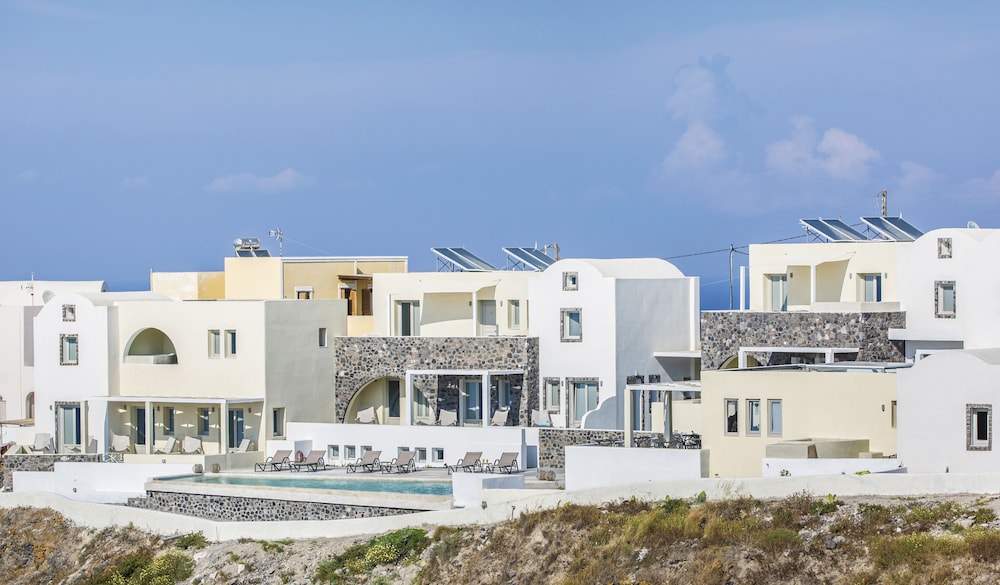 Aplai Dome — Hotel building in Oia, South Aegean