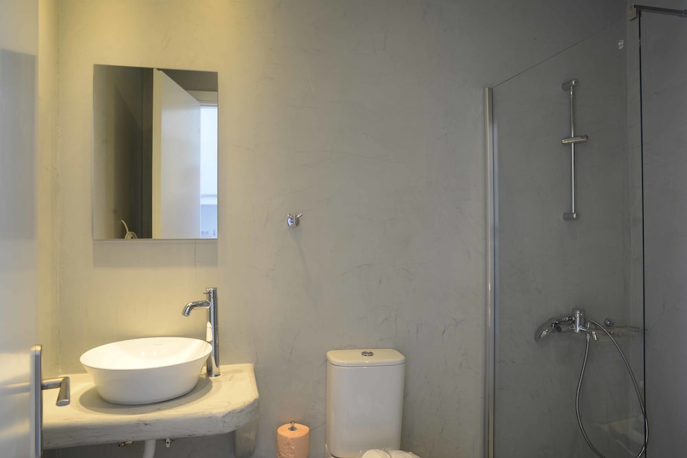 Aplai Dome — Hotel rooms in Oia, South Aegean