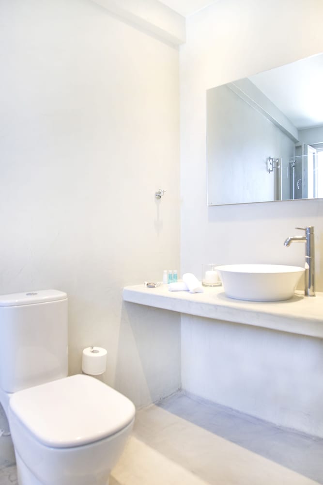 Aplai Dome — Hotel rooms in Oia, South Aegean