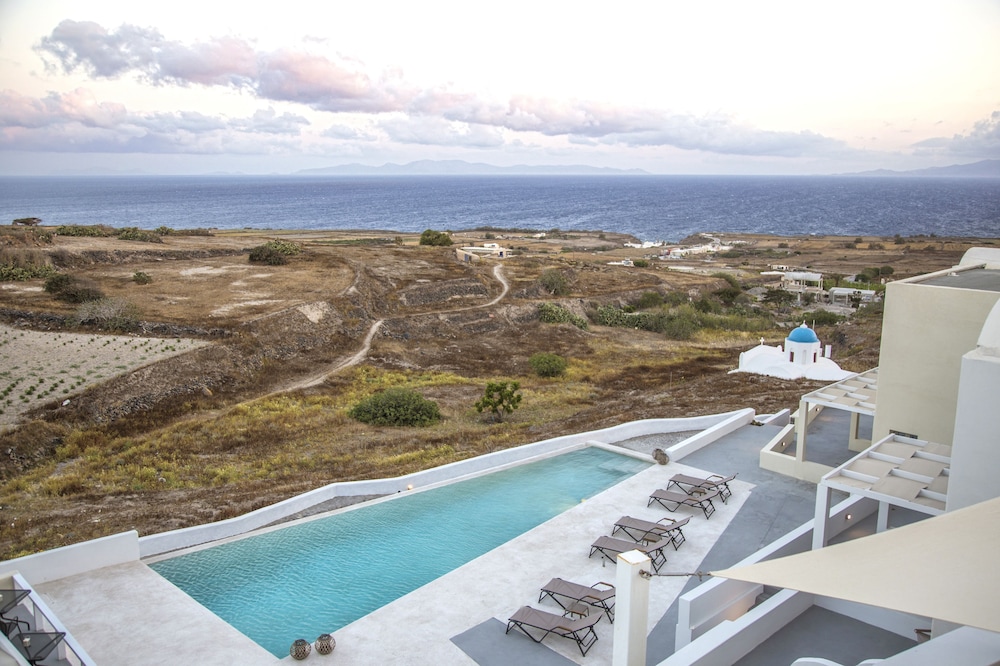 Aplai Dome — Main photo in Oia, South Aegean