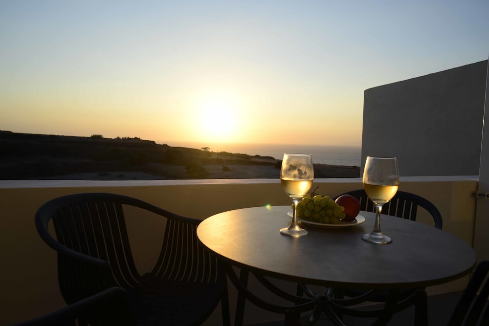 Aplai Dome — Restaurant & bars in Oia, South Aegean
