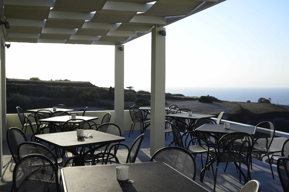 Aplai Dome — Restaurant & bars in Oia, South Aegean